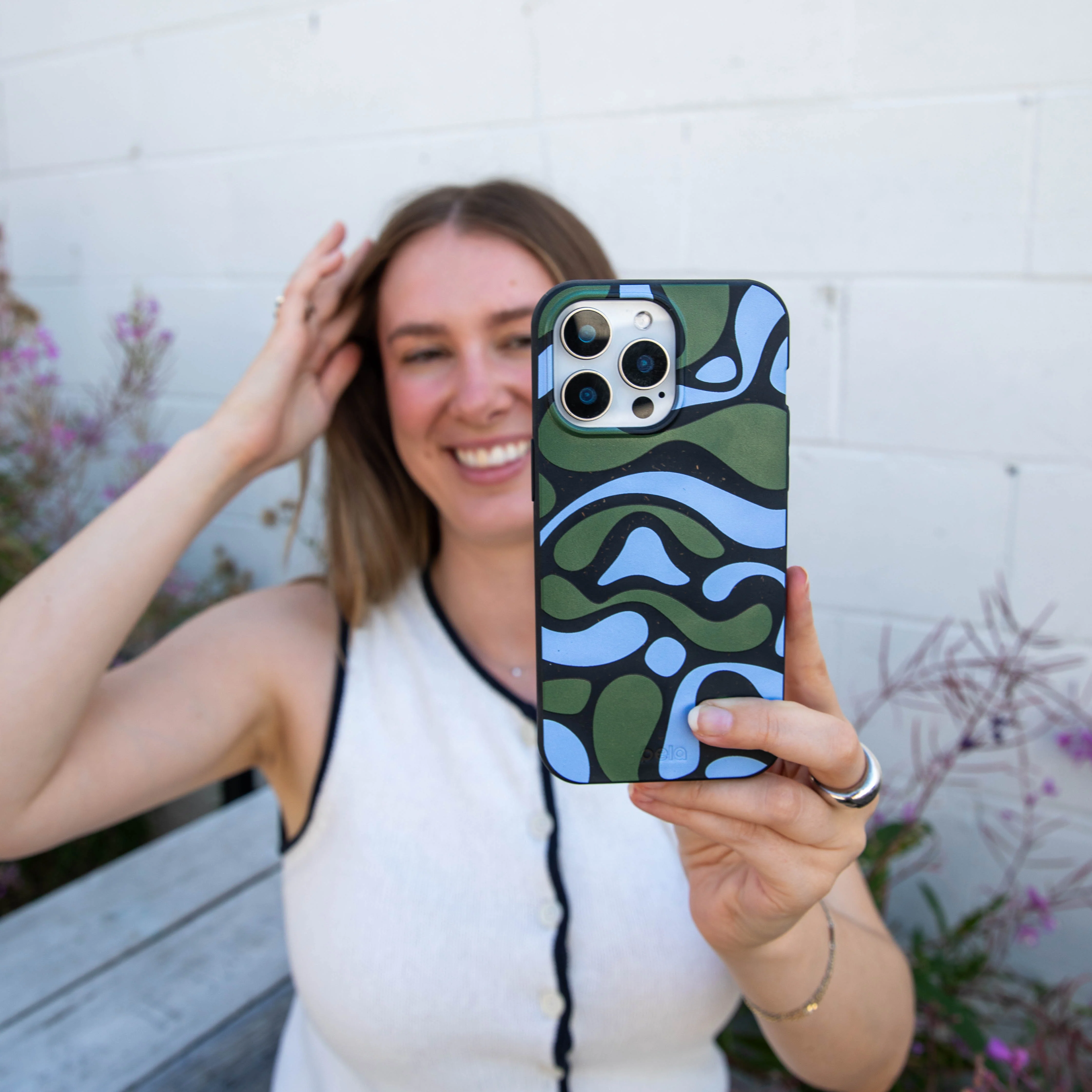 Black Curve and Flow iPhone 14 Plus Case - Image 6