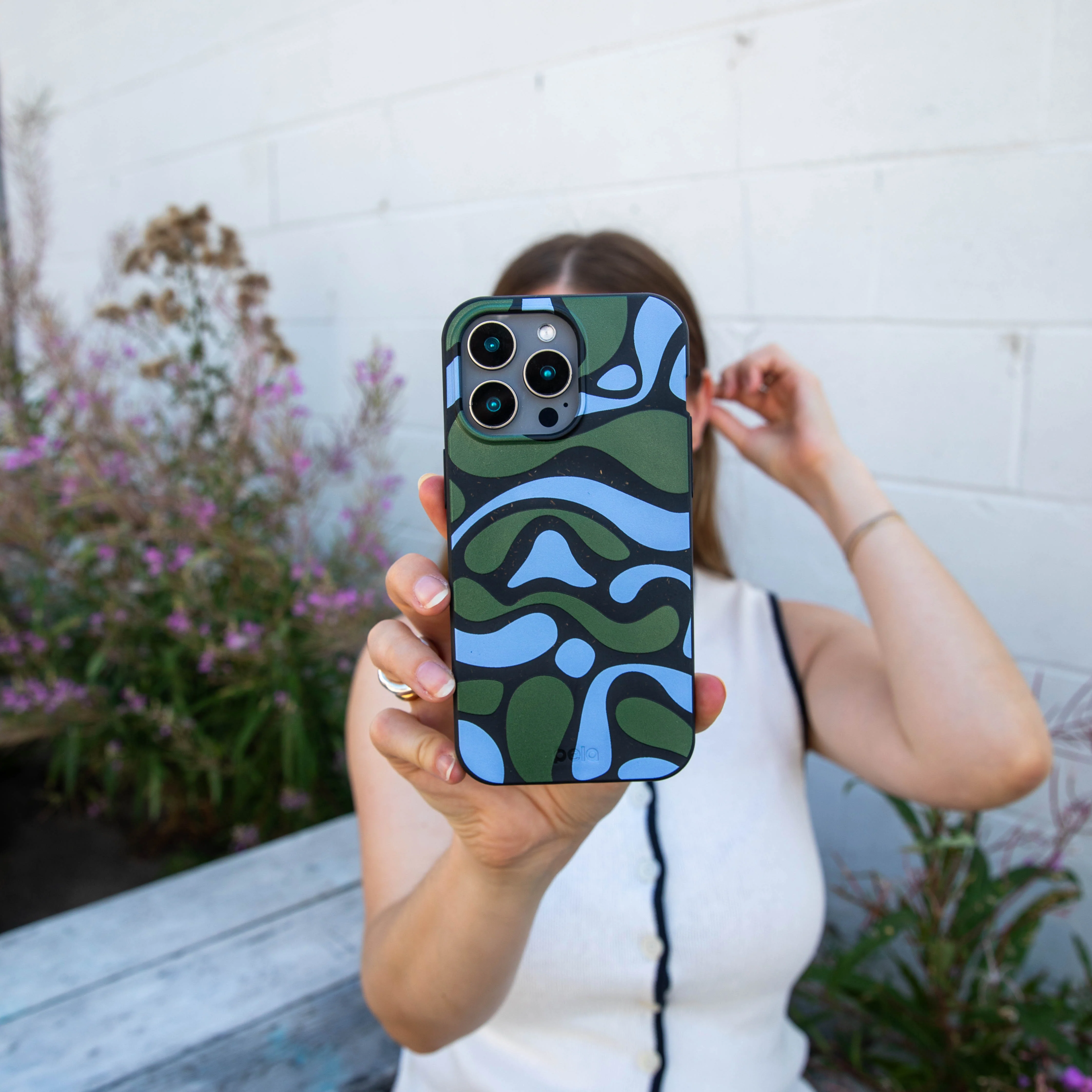 Black Curve and Flow Samsung Galaxy S23+(Plus) Case - Image 2