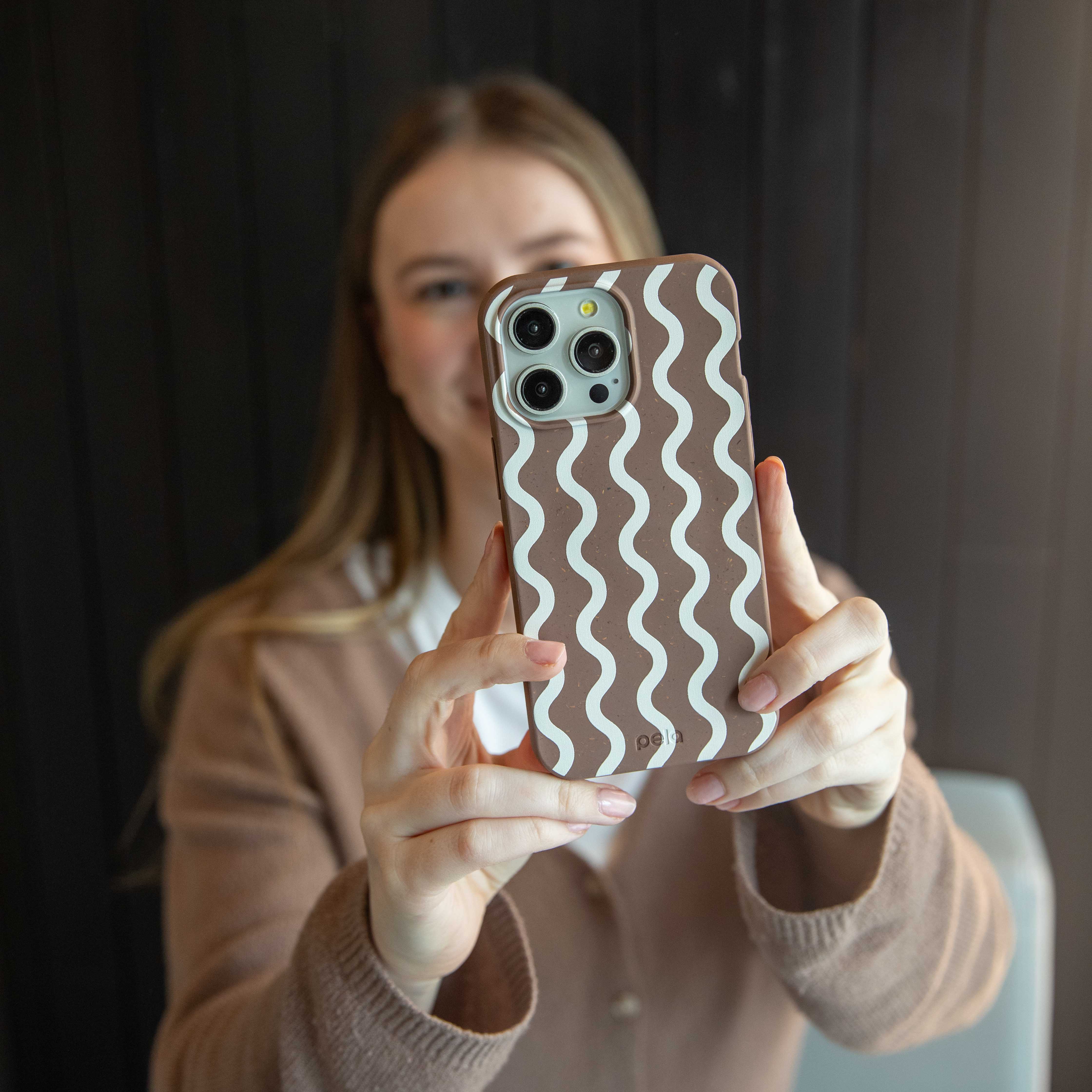 Chocolate Brown Latte Waves iPhone 6/6s/7/8/SE Case - Image 2
