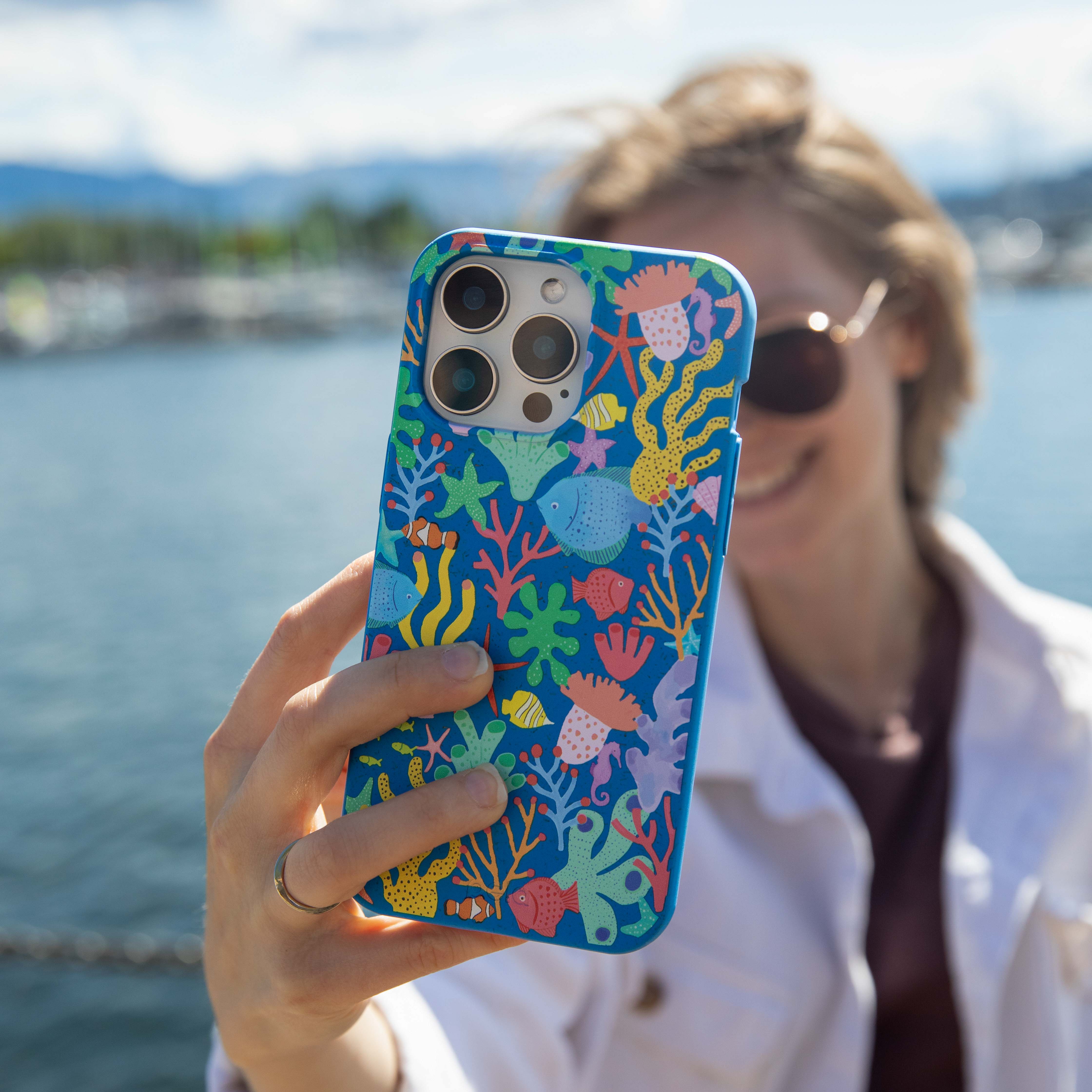 Electric Blue Underwater Blooms Google Pixel 7 Pro Case - Image 2