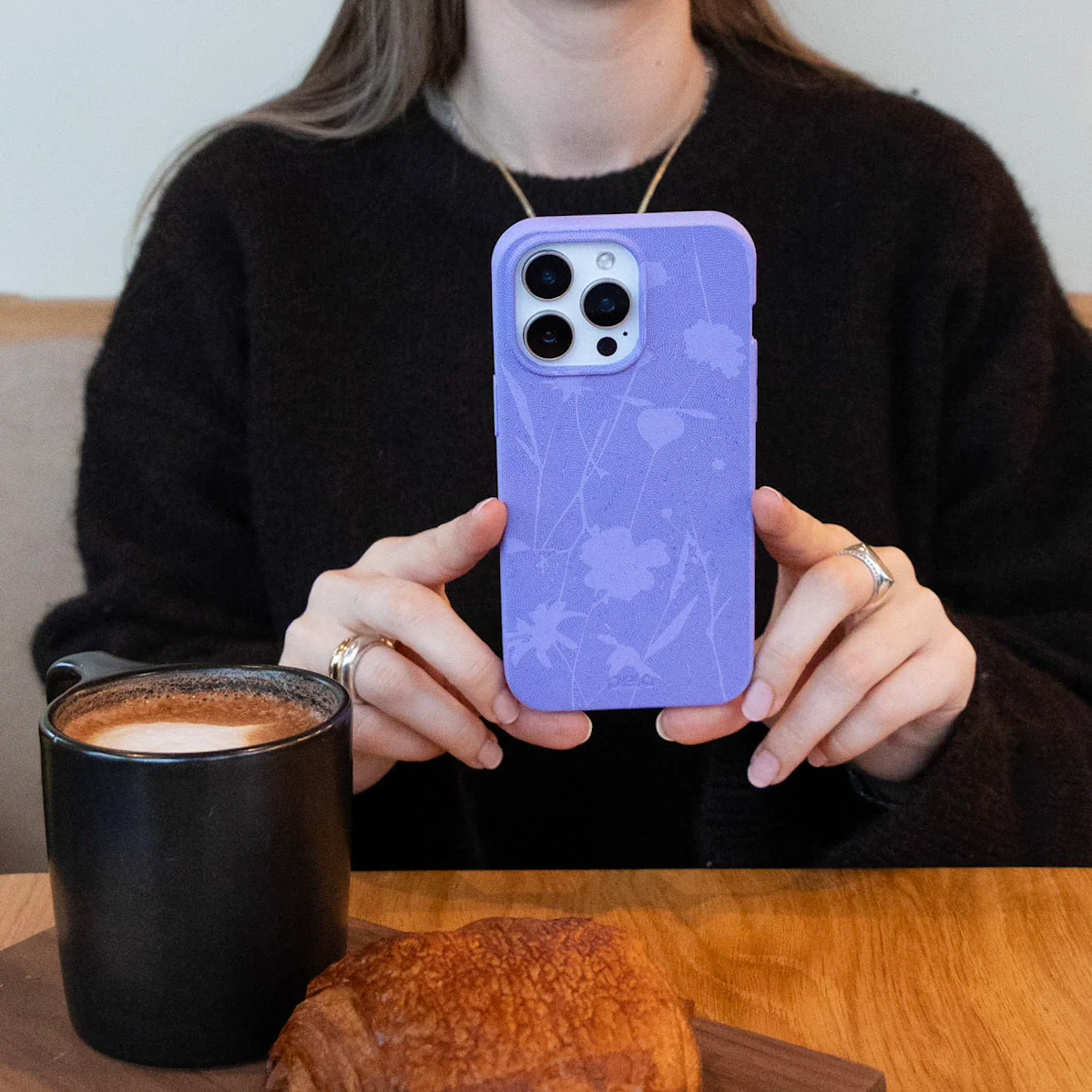 Lavender Wildflower Stitching Samsung Galaxy S23 Case - Image 2