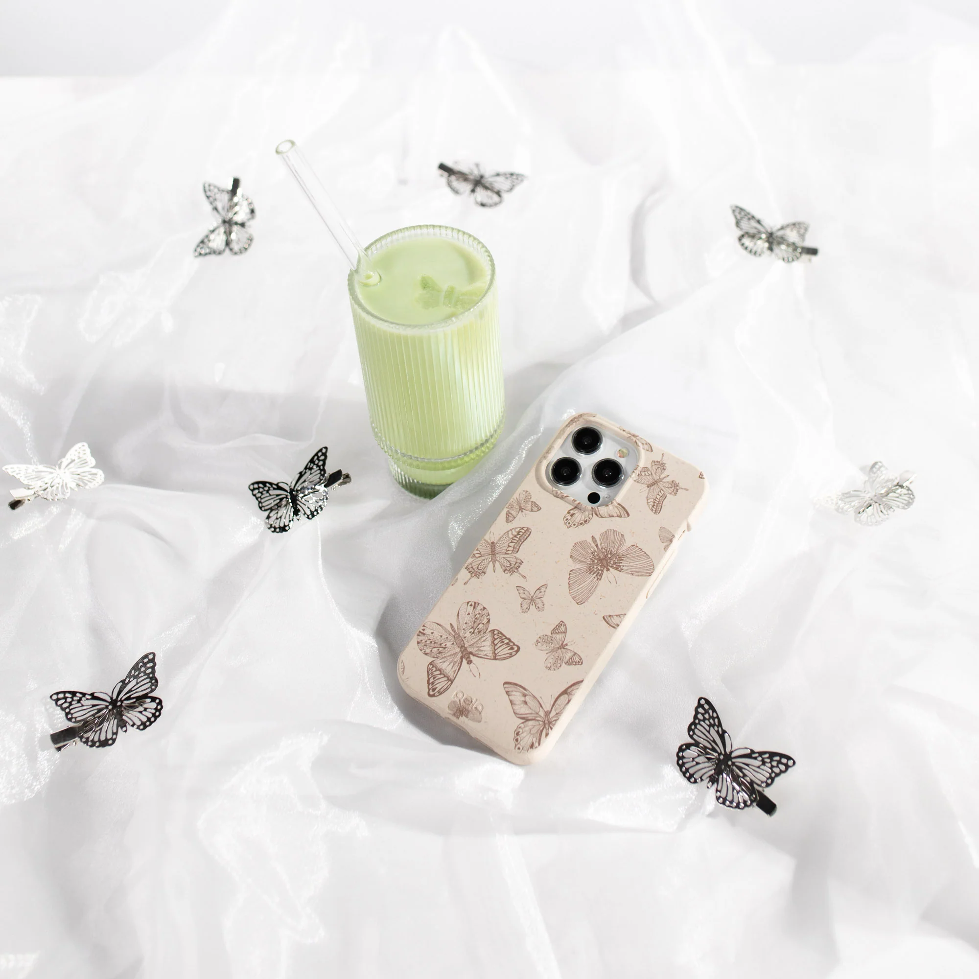 London Fog Delicate Flutters Google Pixel 9/9 Pro Case - Image 5