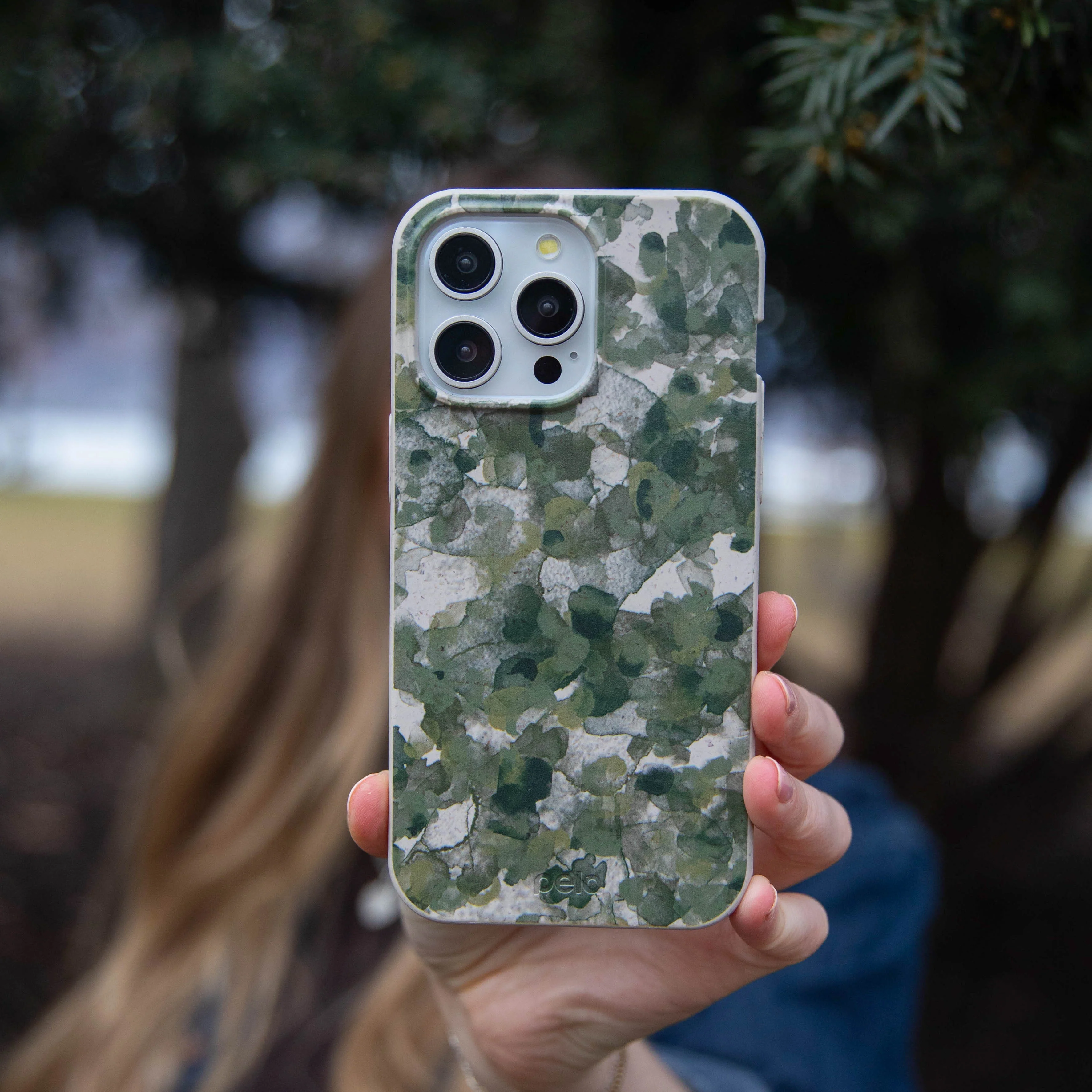 London Fog Foliage Camo iPhone 6/6s/7/8/SE Case - Image 2