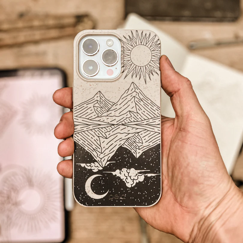 London Fog Horizons iPhone 13 Case - Image 5