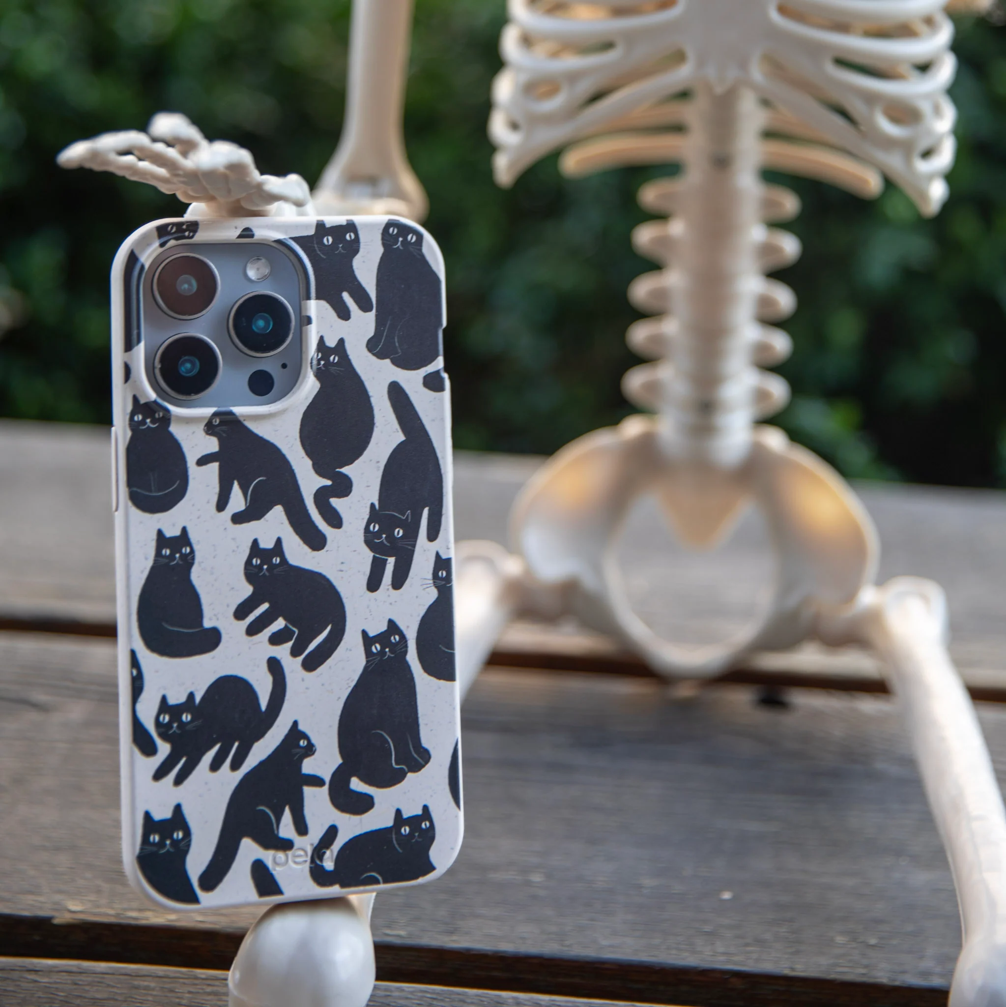London Fog Night Meowers Google Pixel 9/9 Pro Case - Image 2
