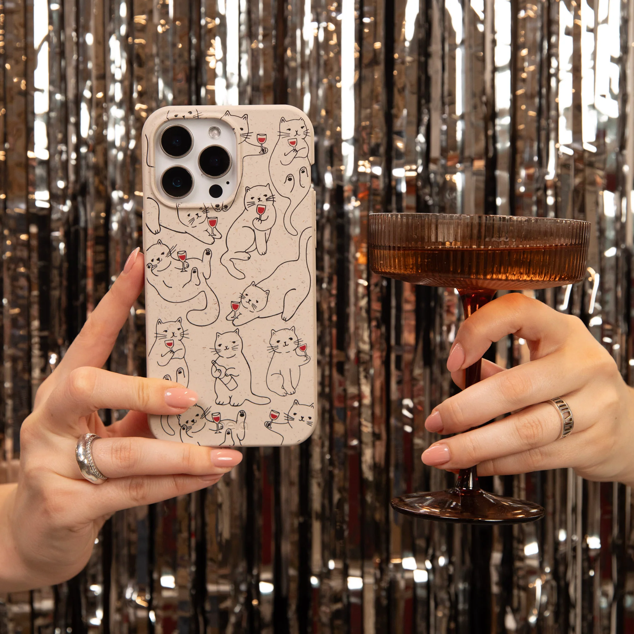 London Fog Purr and Pour Google Pixel 9/9 Pro Case - Image 6