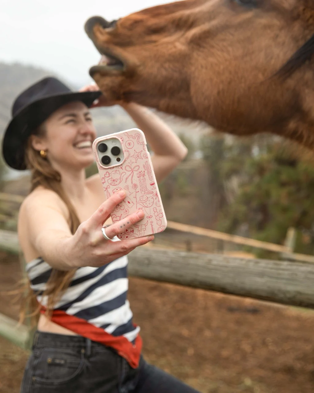 Seashell Cowgirl Chic Samsung Galaxy S22 Case - Image 2