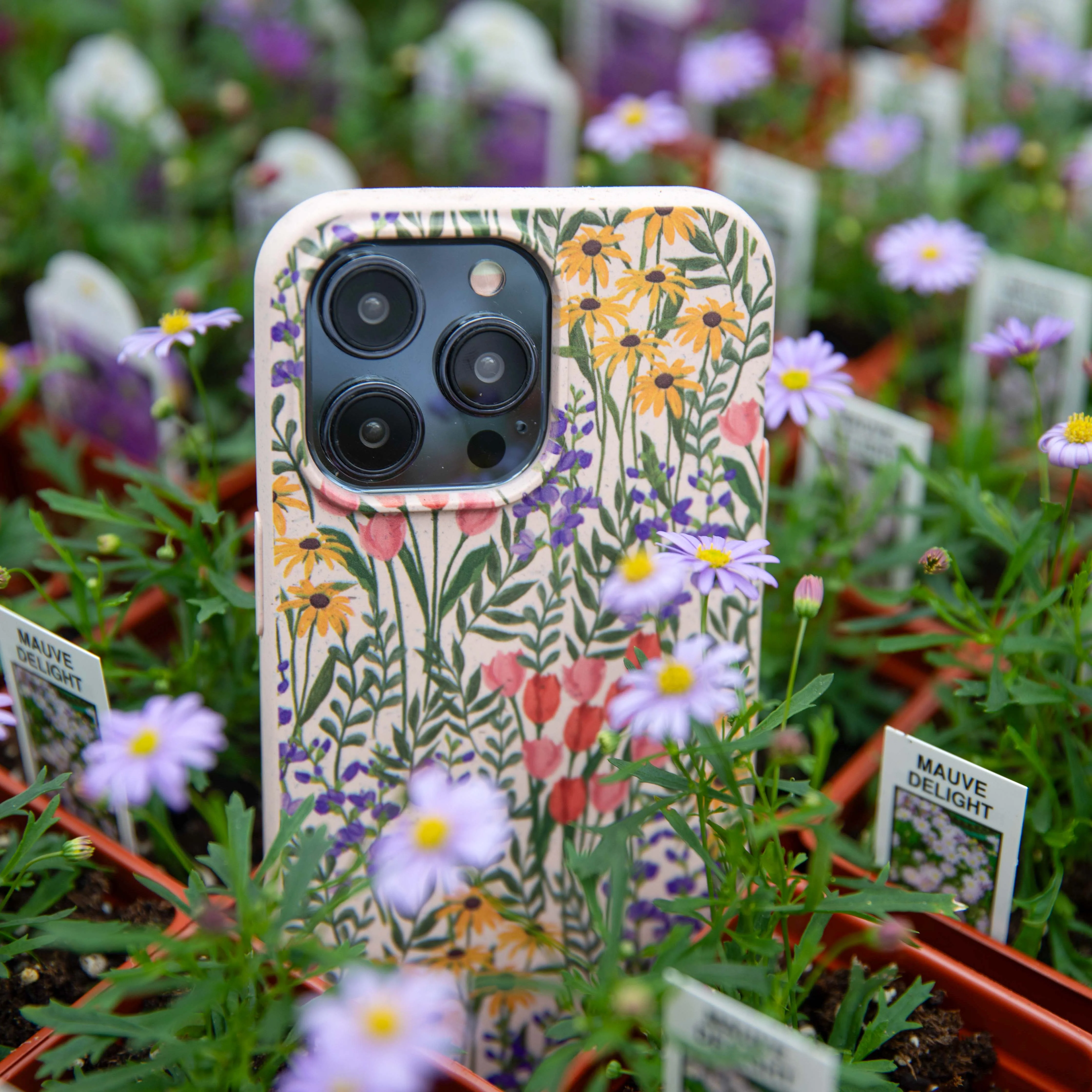 Seashell Flower Field Google Pixel 7 Case - Image 5